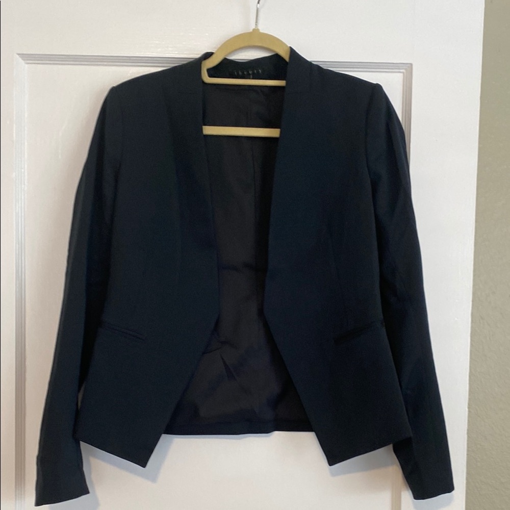 Theory dark navy blazer. Size 4. Like new condition!